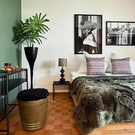 Kitz4ever By Belle-stay Κίτσμπουελ